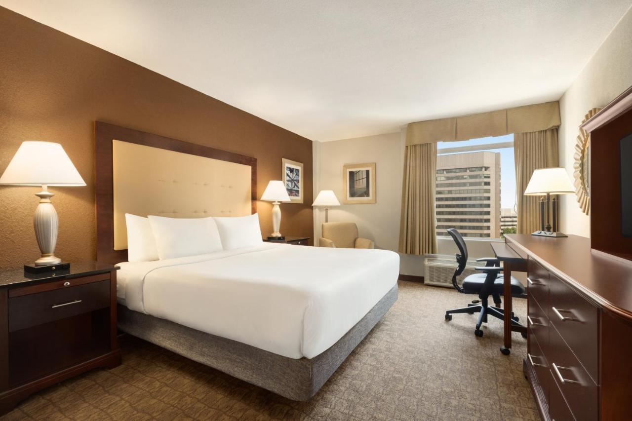 Crowne Plaza Crystal City-washington, D.c. By Ihg Hotel