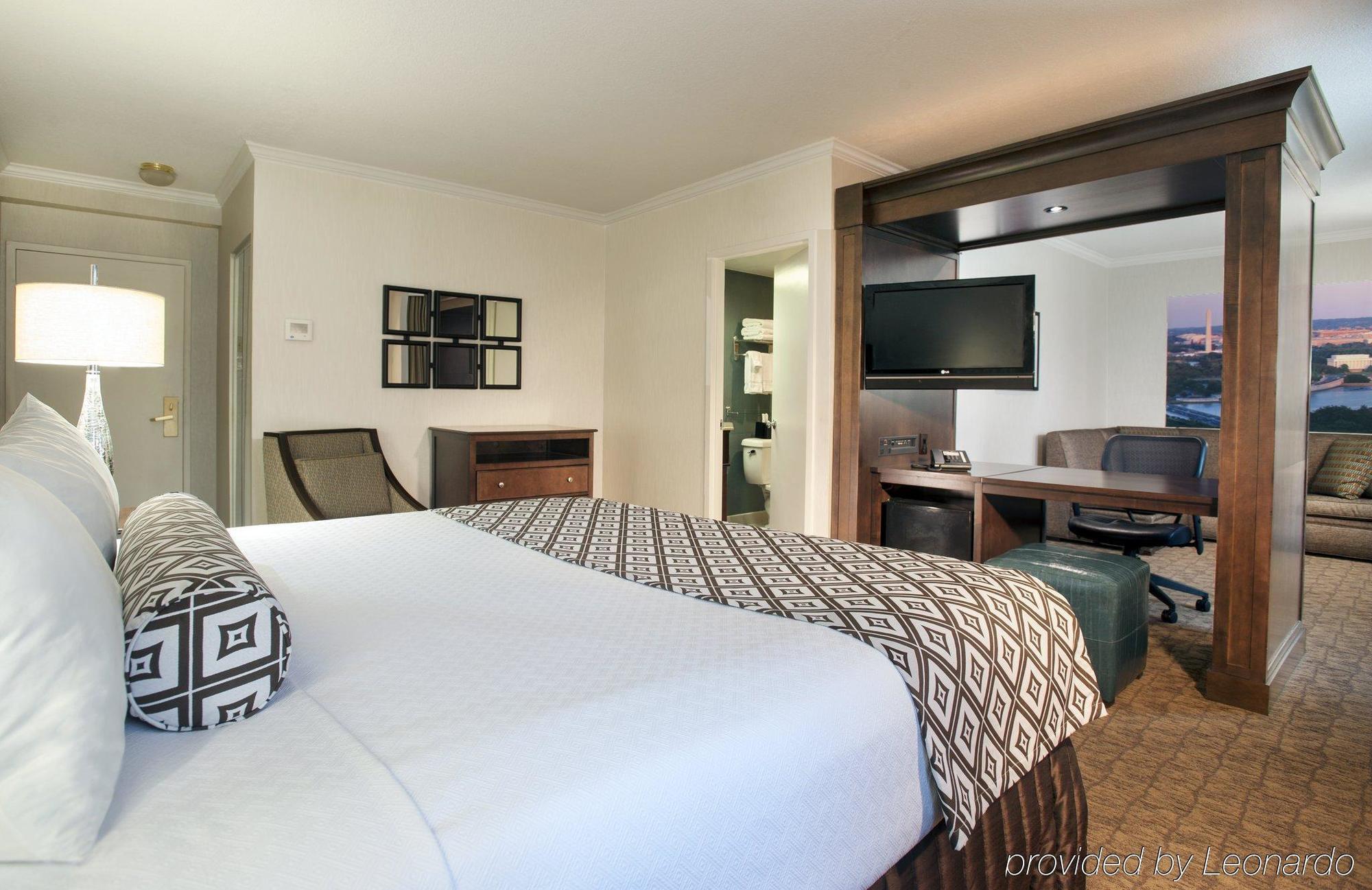 Crowne Plaza Crystal City-washington, D.c. By Ihg 4* Arlington